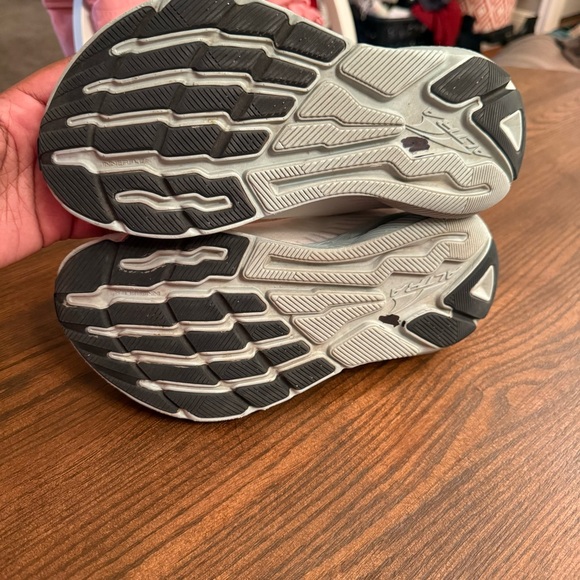 Altra FWD Experience Women's Peach and white Athletic Shoes - Picture 5 of 8